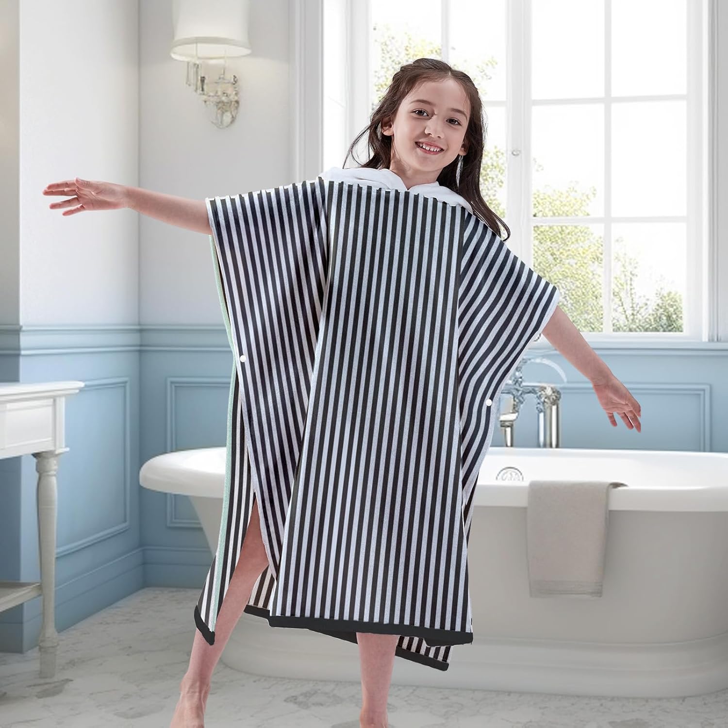 VOOVA MOVAS Hooded Beach Towel for Big Kids