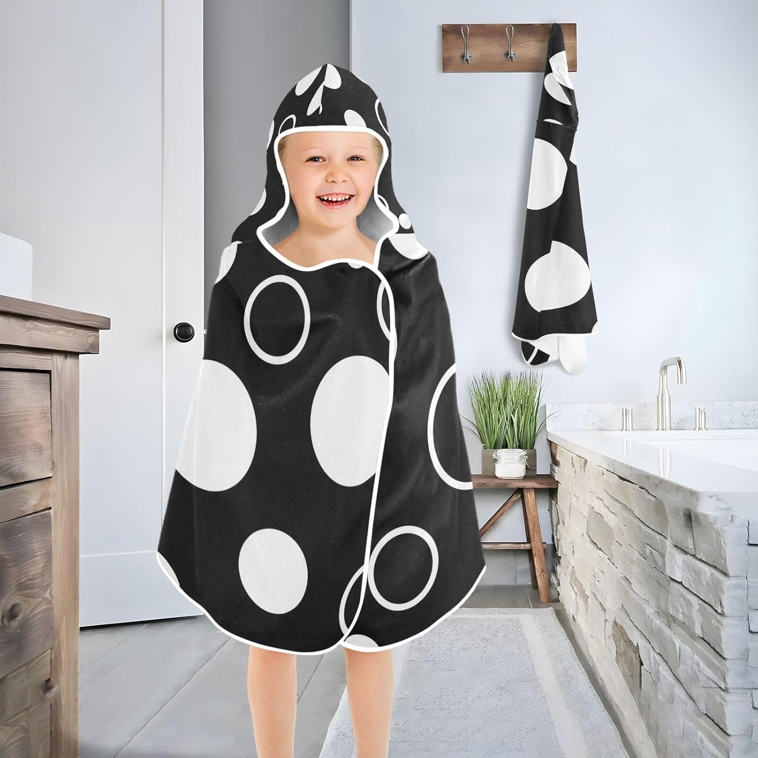 CHIFIGNO Kids Hooded Pool Towel with Polka Dots