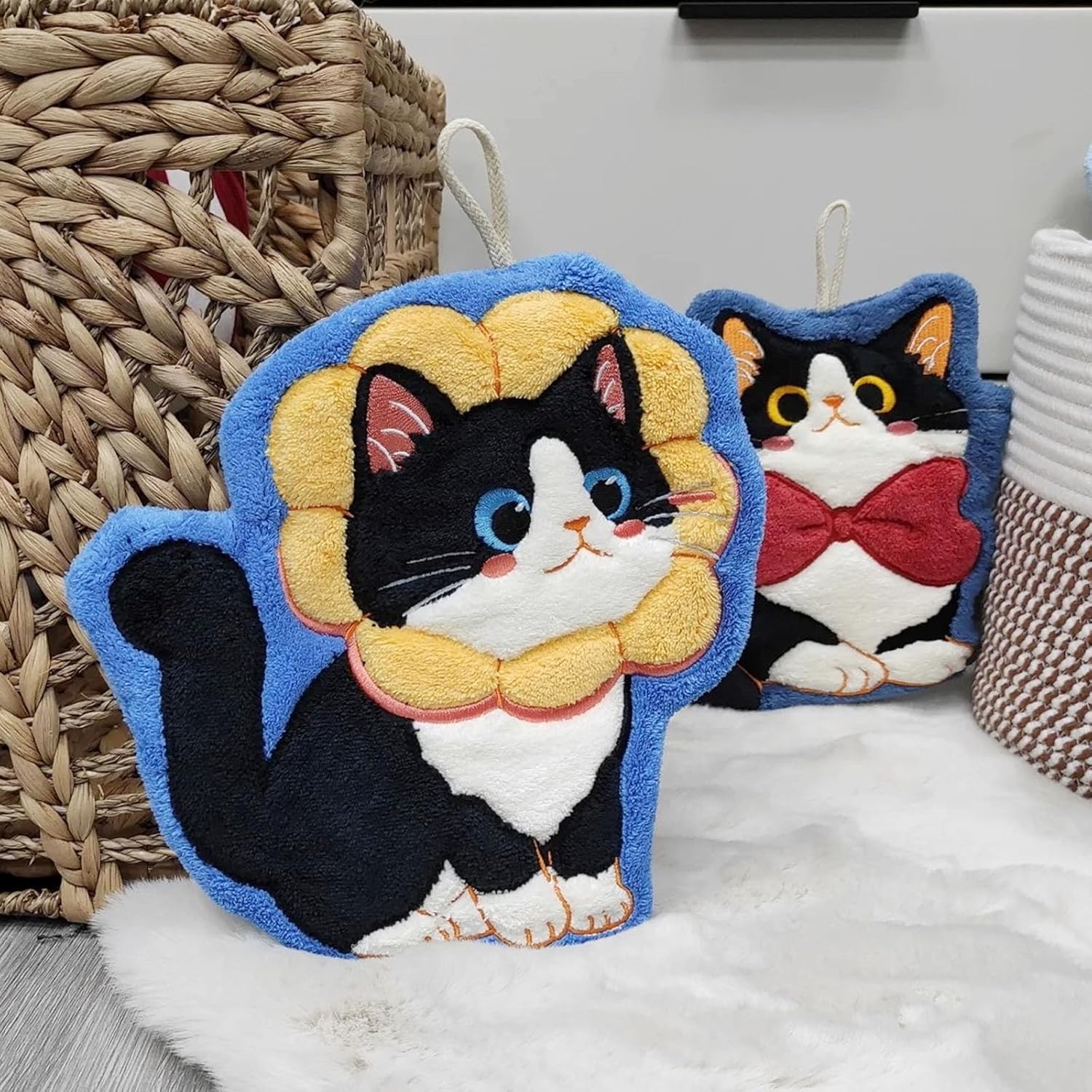 XYISWOT Cute Cat Shaped Coral Fleece Hand Towel